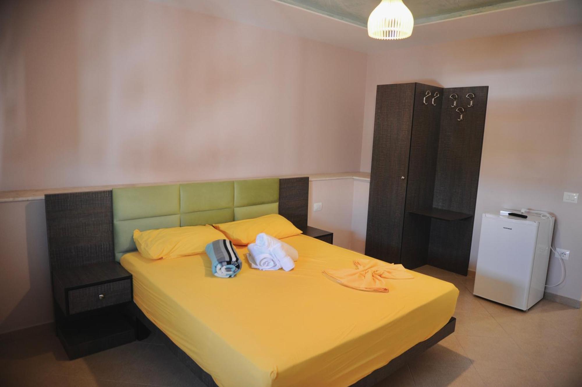 Hotel Fish Land Plazhi San Pietro Exterior photo